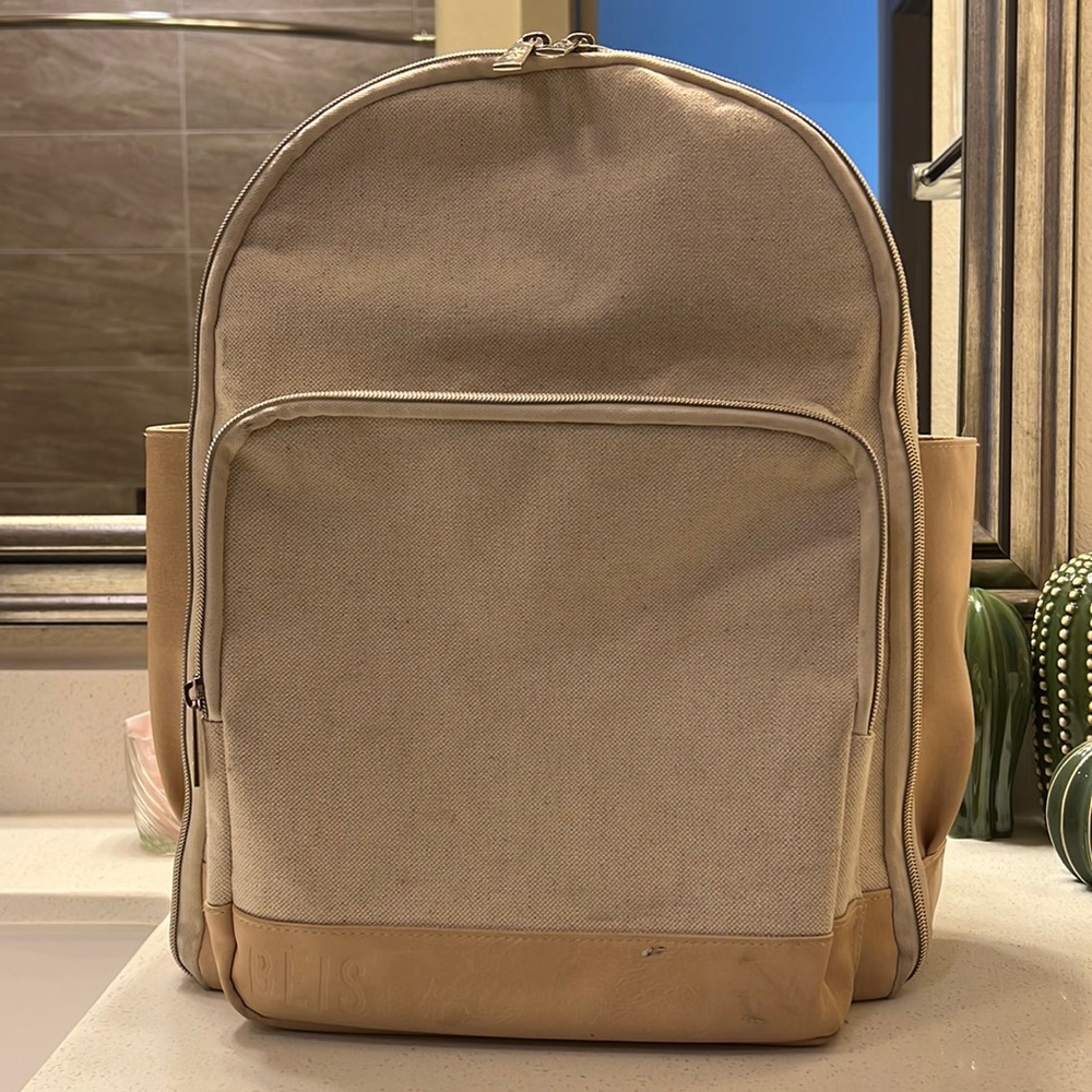 Beis The Backpack